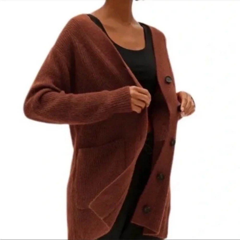 Everlane Alpaca Cocoon Cardigan in Rosewood - Picture 2 of 7